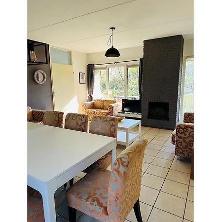 Spacious Ground-floor In Holiday home