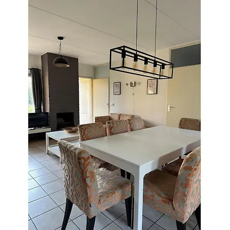 Holiday home Spacious Ground-floor In